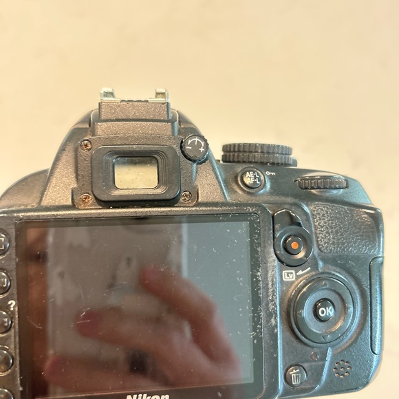 Nikon D3100 DSLR Camera with 55-200mm lens - Picture 7 of 13